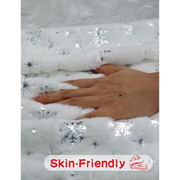 🎄 Christmas Snowflake Glitter Pillow Covers 18x18 Set of 2 - Picture 2 of 7